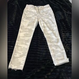 Cropped Camouflage Jeans